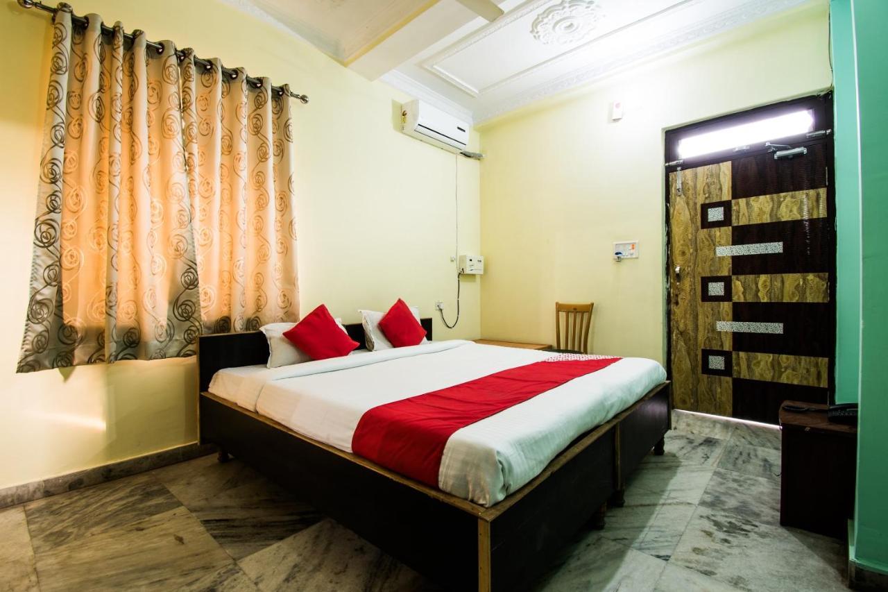 Oyo 24087 Viraj Hotel Danapur Luaran gambar
