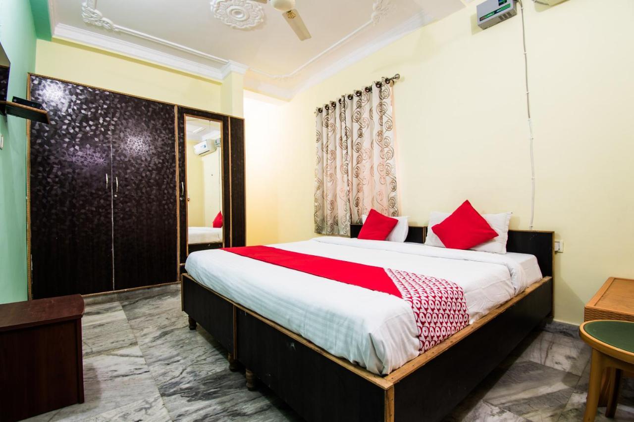 Oyo 24087 Viraj Hotel Danapur Luaran gambar