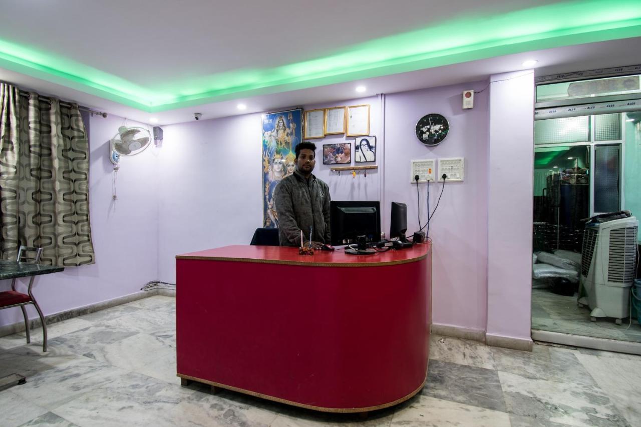 Oyo 24087 Viraj Hotel Danapur Luaran gambar